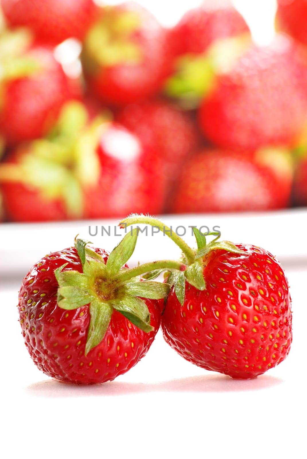 Composition with raw vegetables