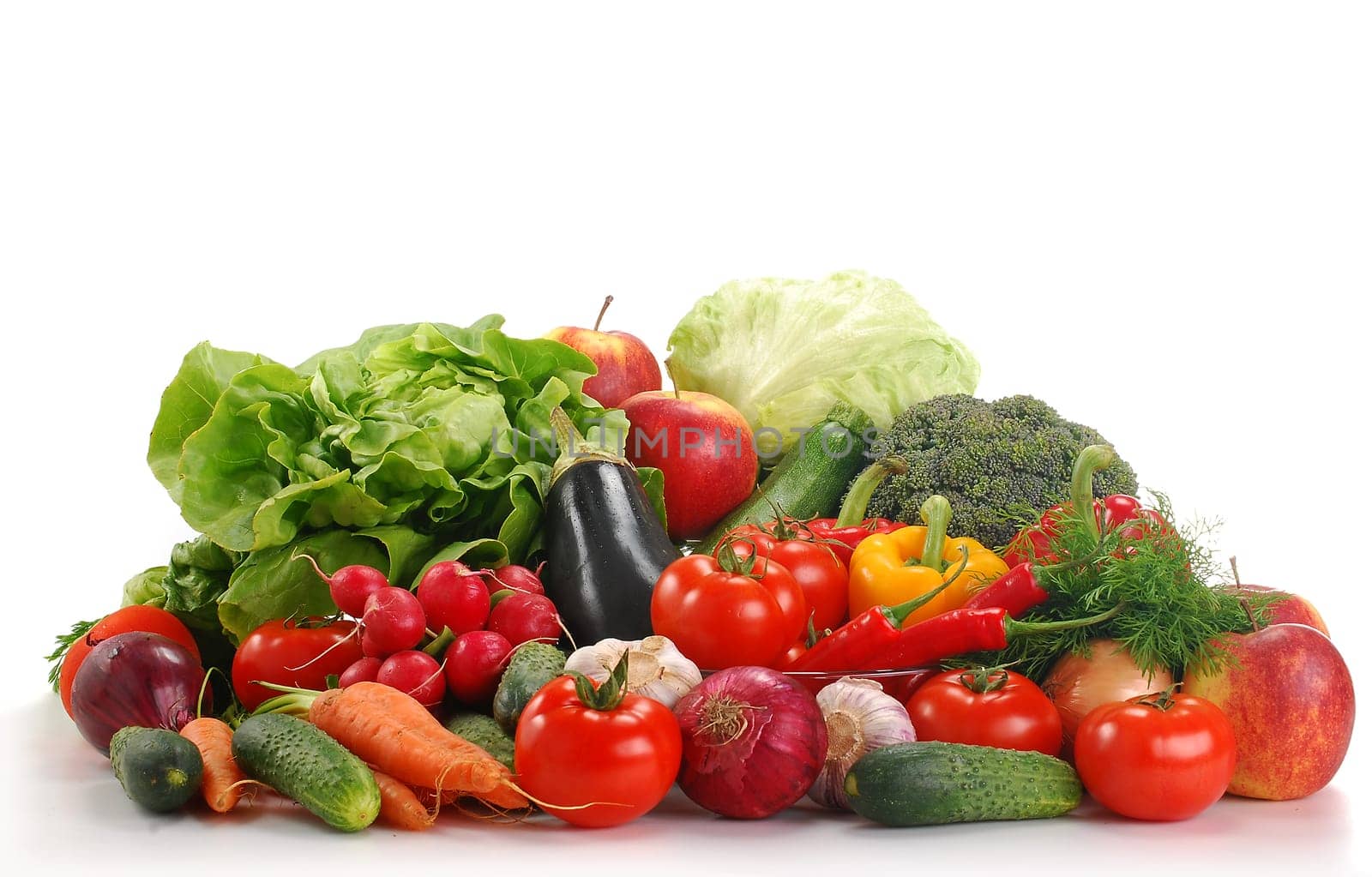 Composition with raw vegetables