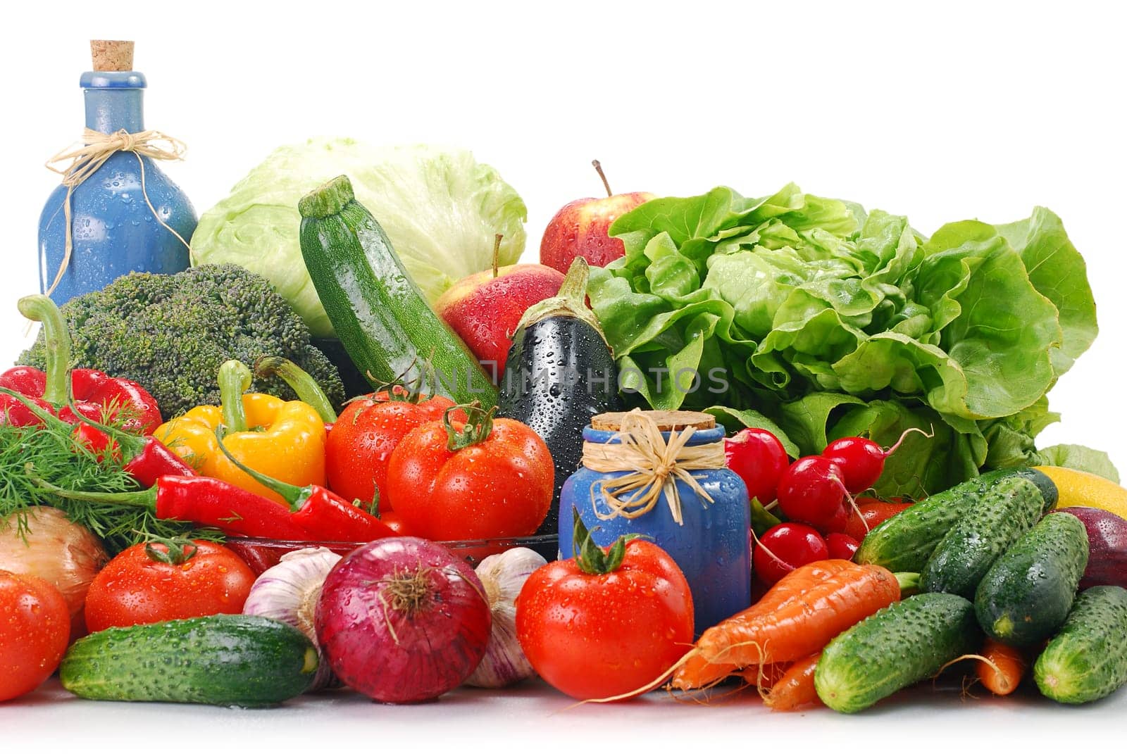 Composition with raw vegetables