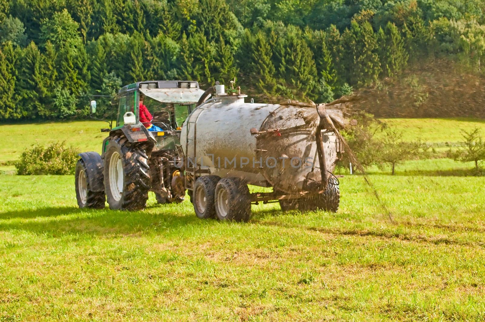 Tractor drives slurry