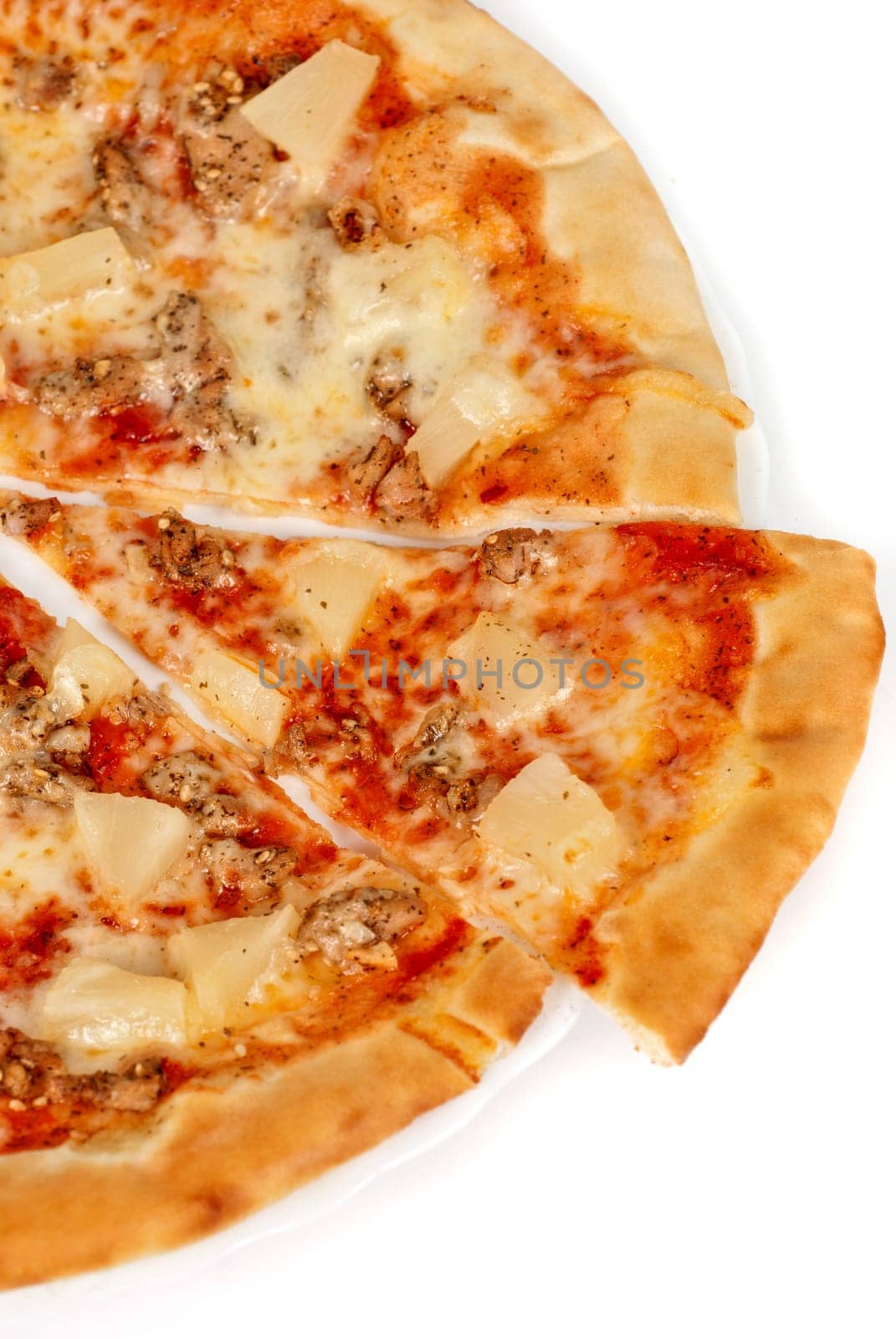 Hawaiian pizza with roasted chicken, pineapple, garlic and mozzarella cheese