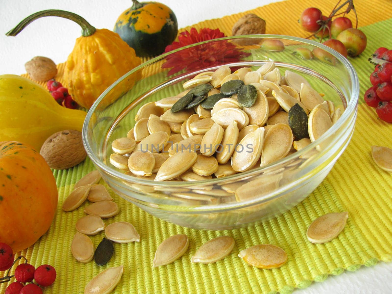 Dried pumpkin seeds with skin