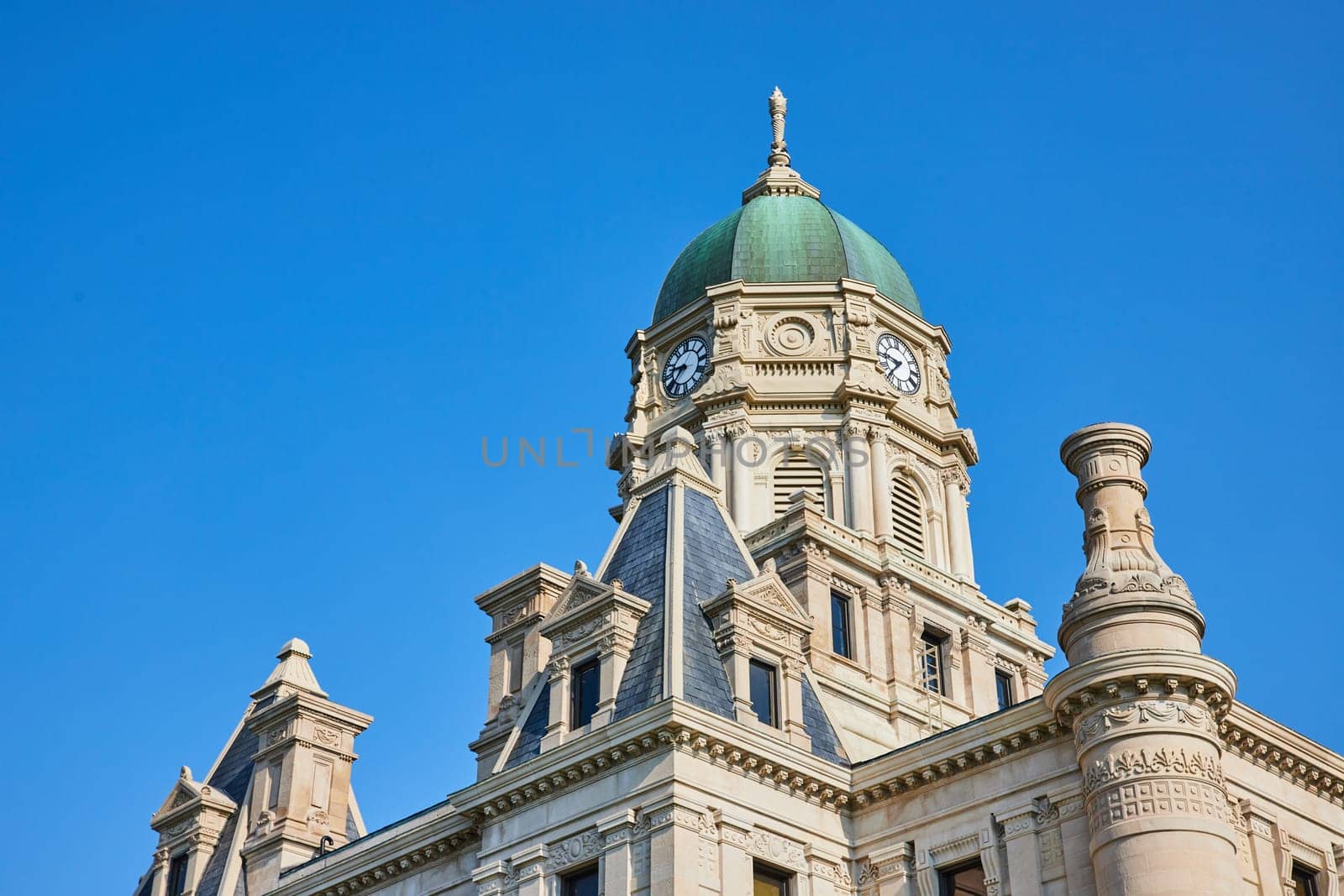 Image of Nine forty in the morning with clock view of Whitley County Courthouse