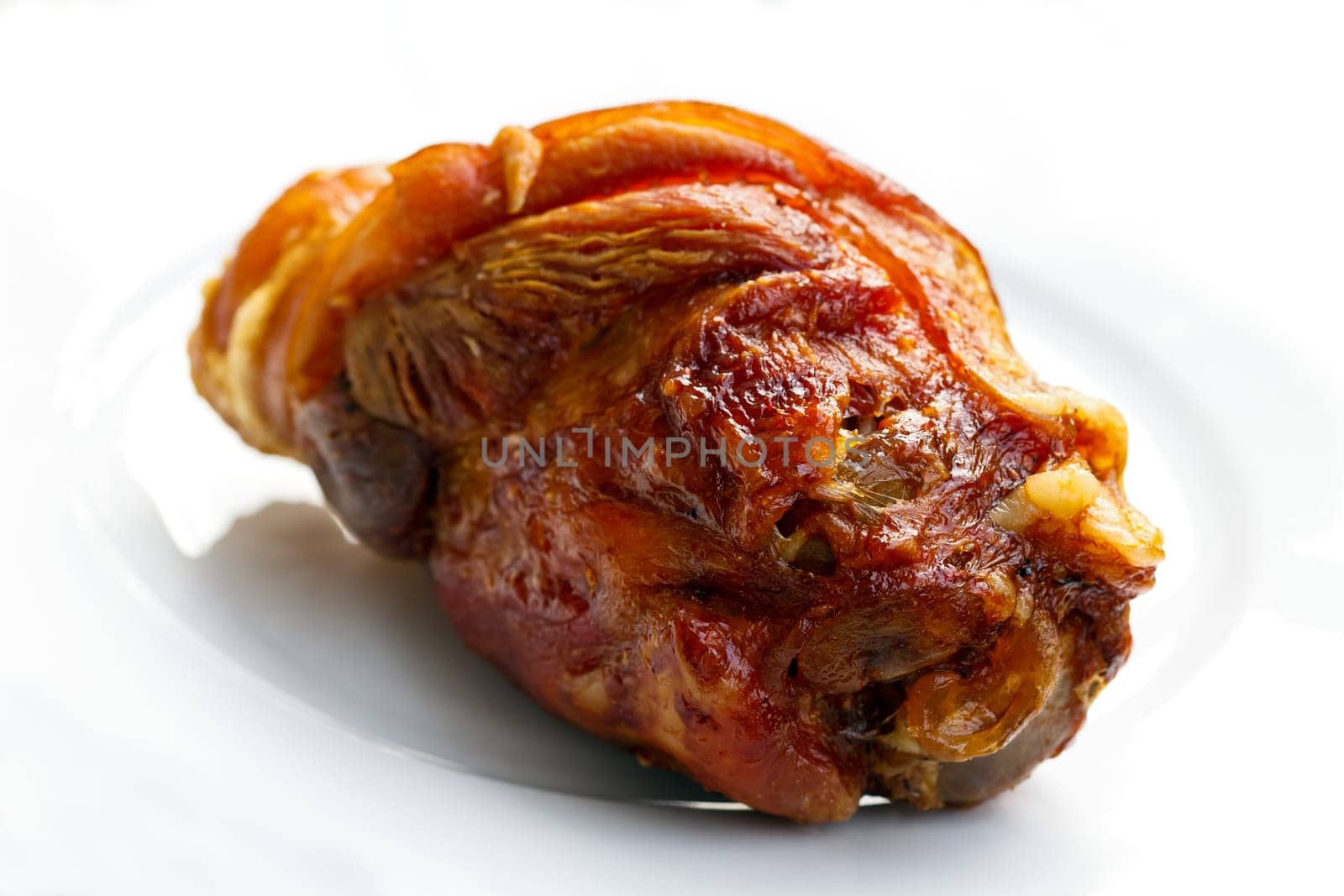Knuckle on the plate