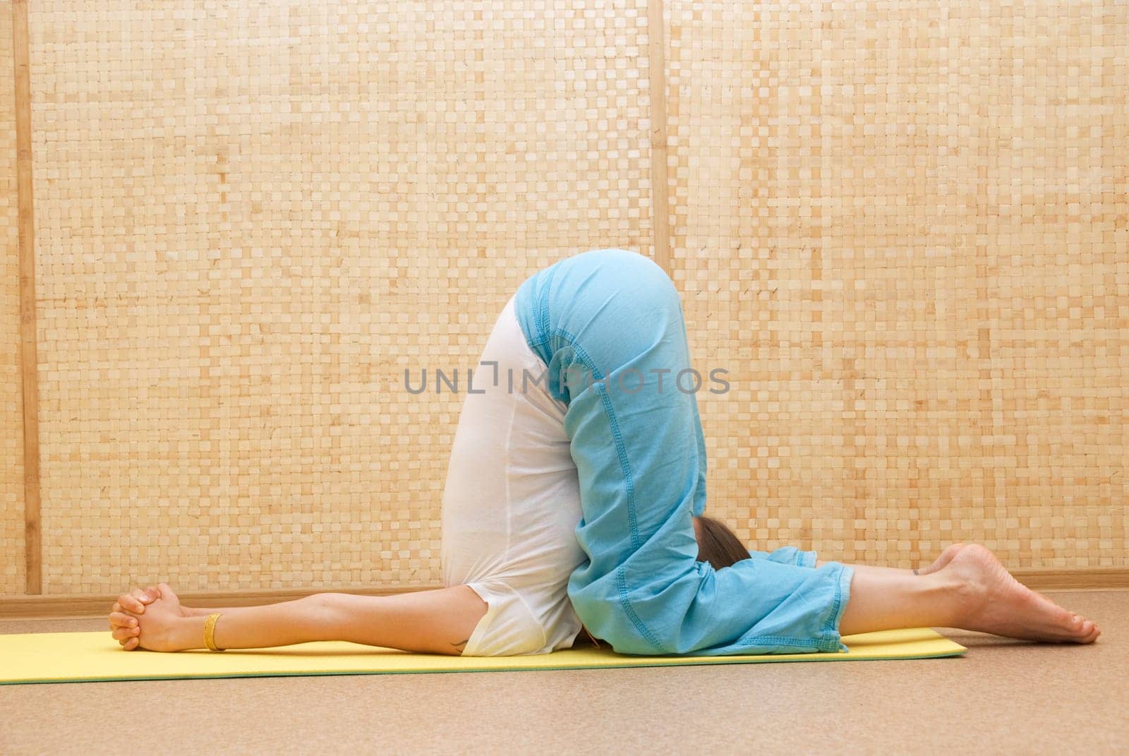 yogi women pose