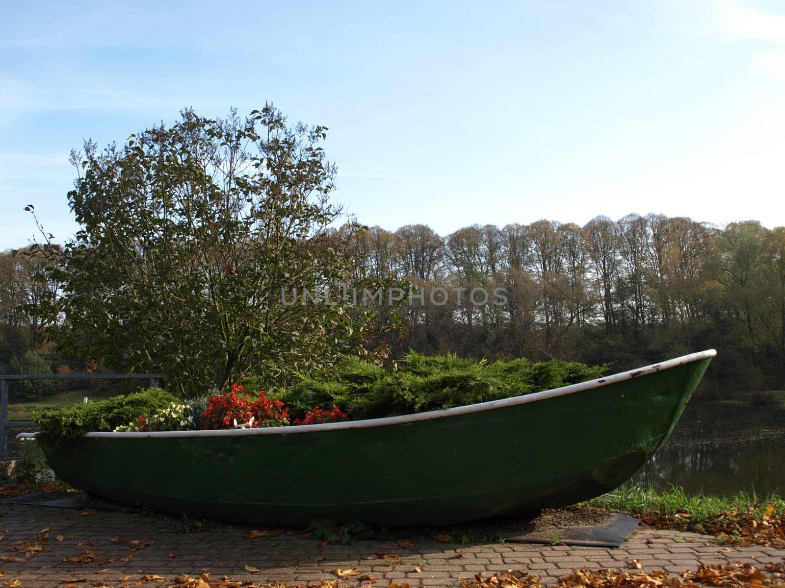 Flower Boat