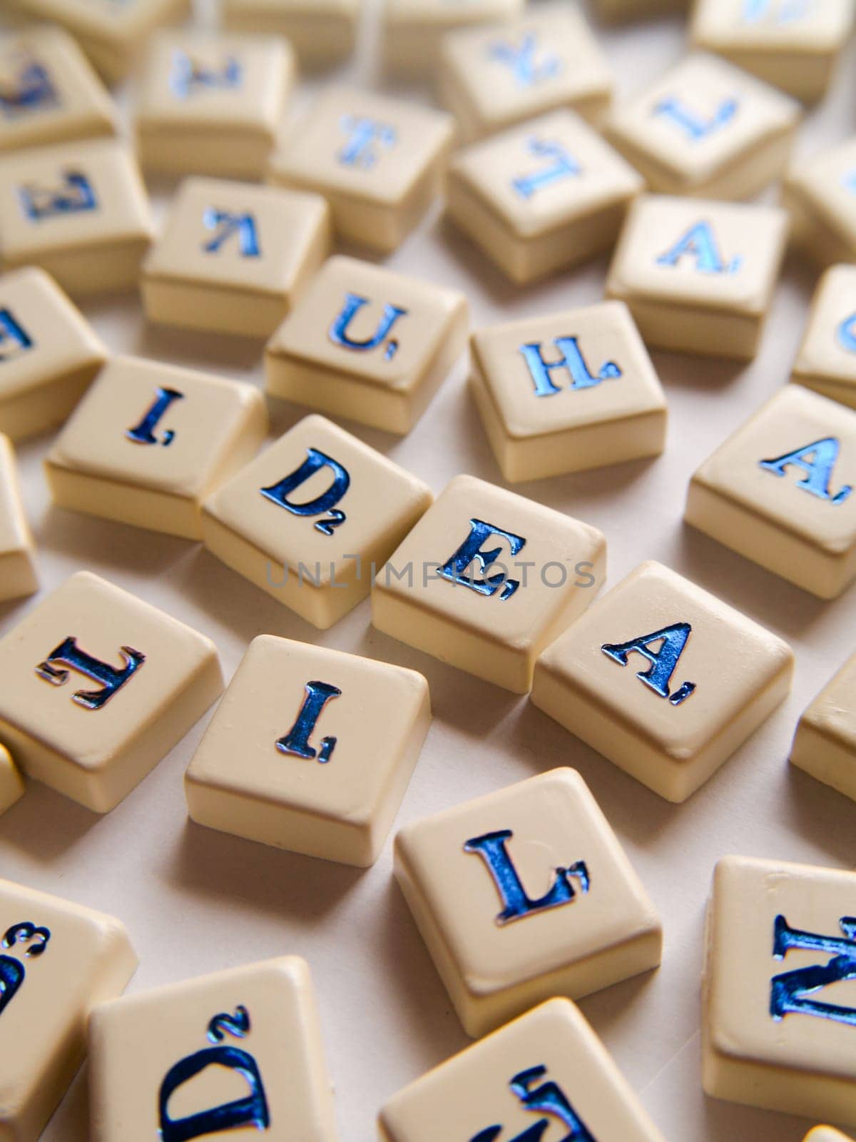 Idea, single word, text (scrabble)