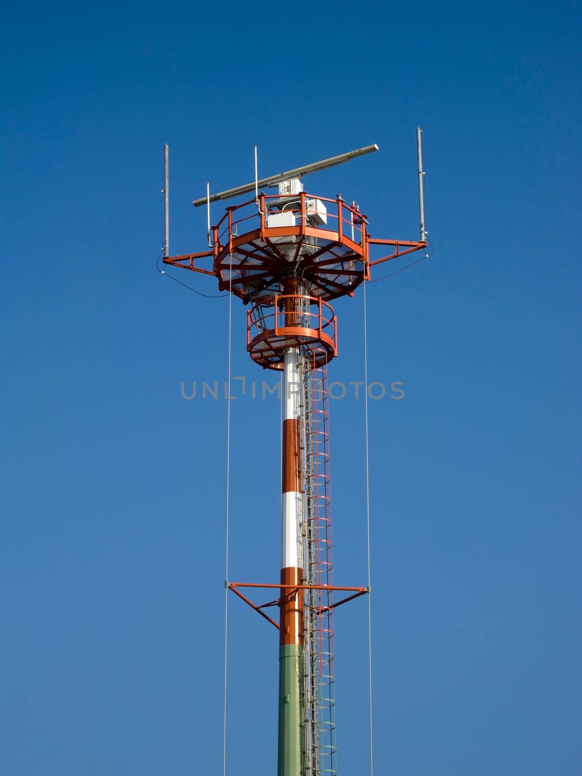 Transmission mast