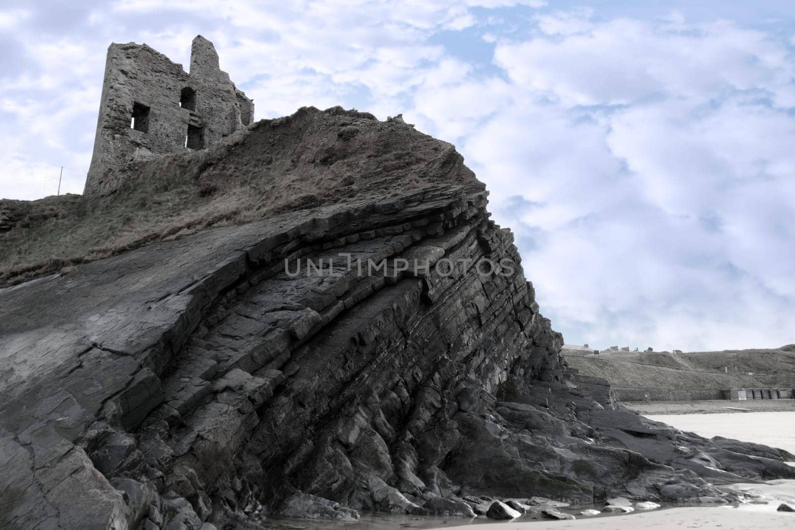 ballybunion castle on the rocks in the west coast of ireland