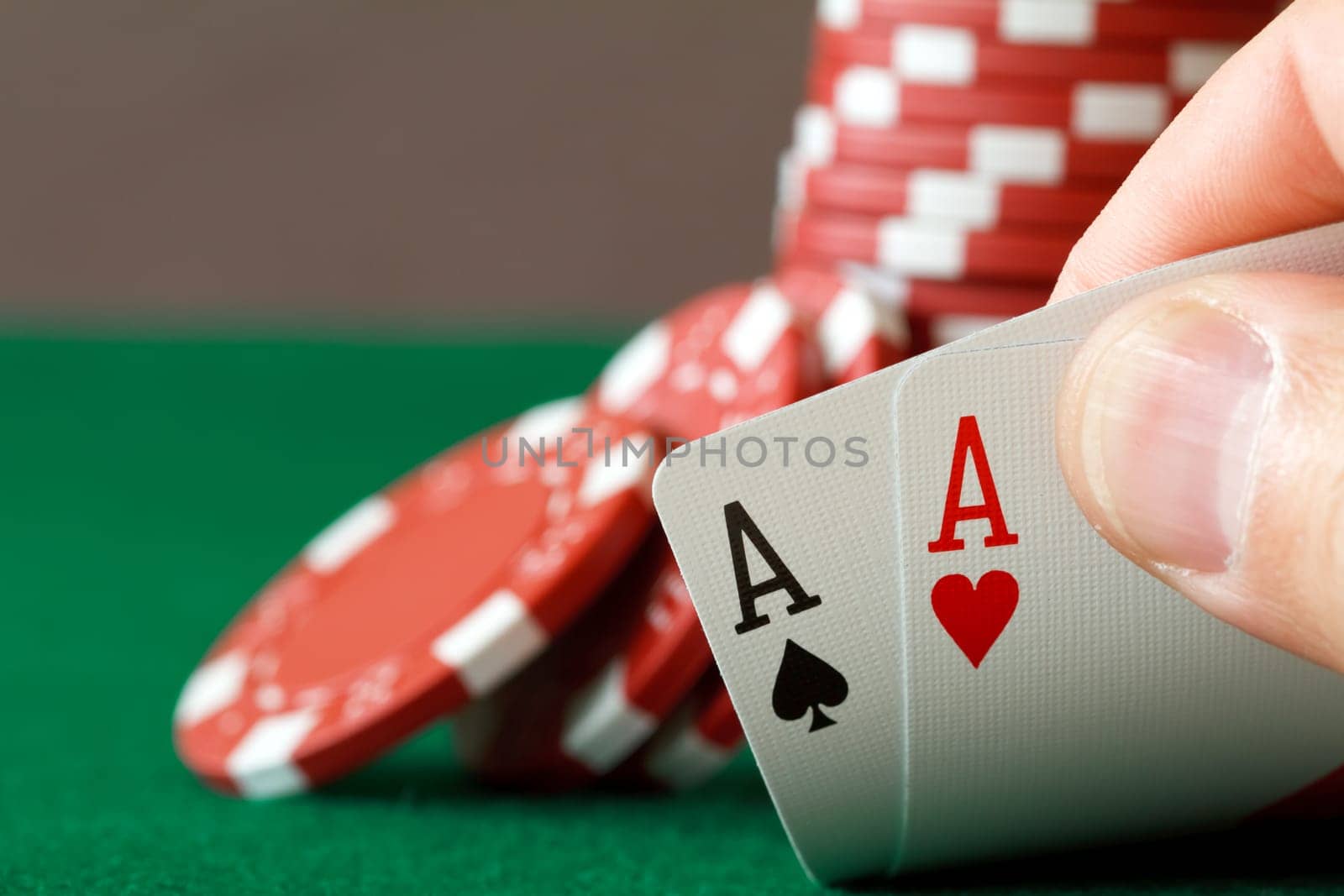 players hand, two aces