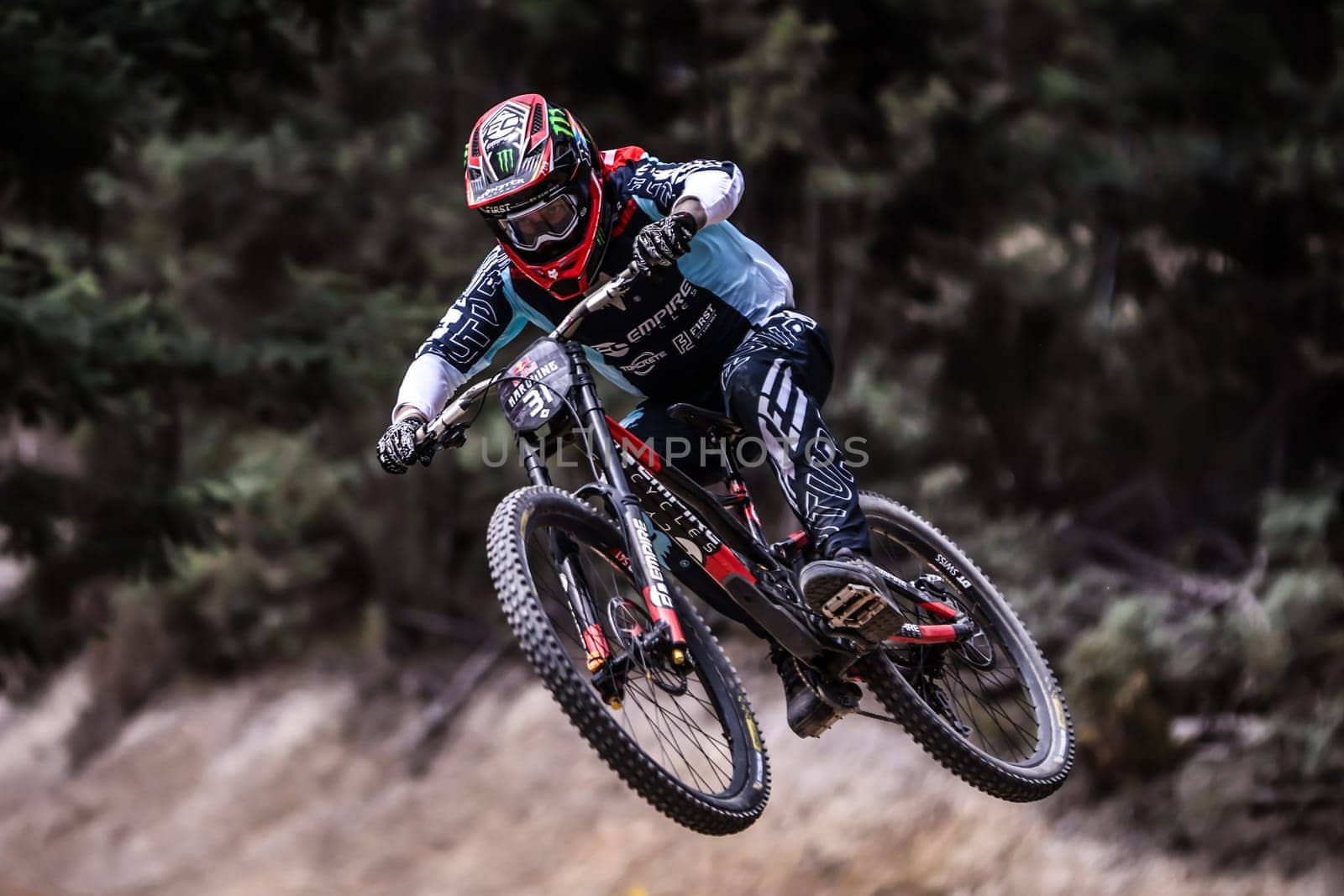 MAYDENA, AUSTRALIA - FEBRUARY 08: Sam HILL of Australia competes in the finals of Red Bull Hardline Tasmania on February 8, 2025 in Maydena, Australia.