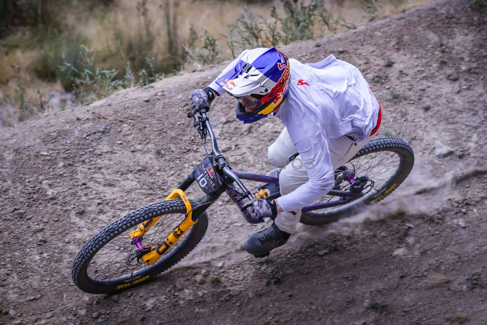 MAYDENA, AUSTRALIA - FEBRUARY 08: Matt JONES of Great Britain competes in the finals of Red Bull Hardline Tasmania on February 8, 2025 in Maydena, Australia.