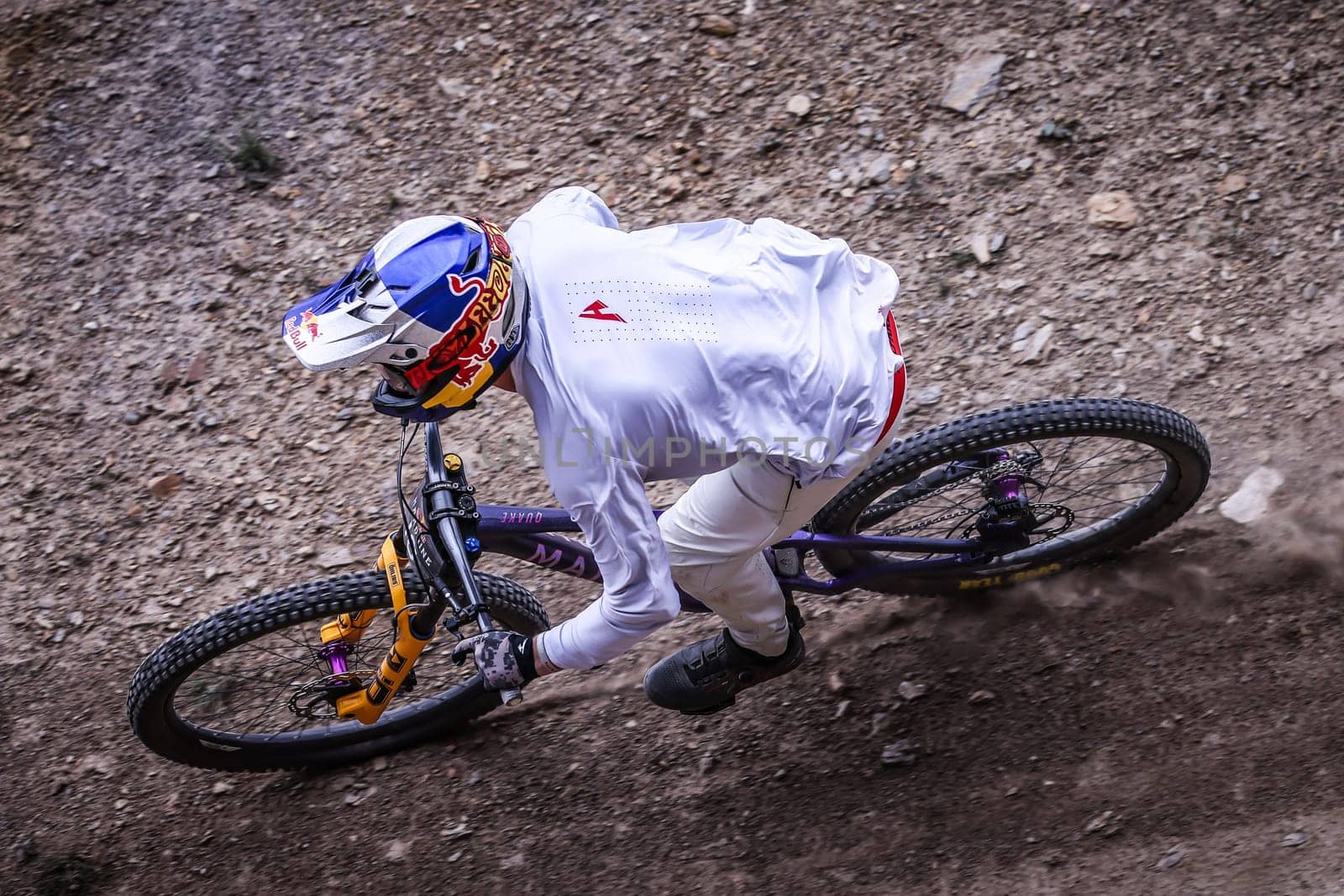 MAYDENA, AUSTRALIA - FEBRUARY 08: Matt JONES of Great Britain competes in the finals of Red Bull Hardline Tasmania on February 8, 2025 in Maydena, Australia.