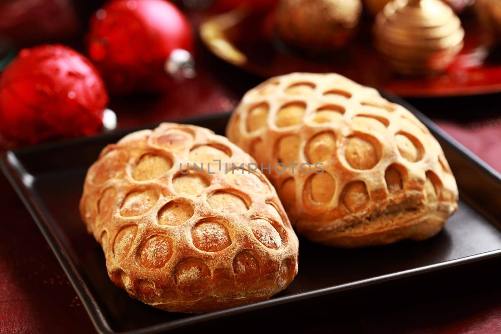 Delicious Christmas bread filled with ham