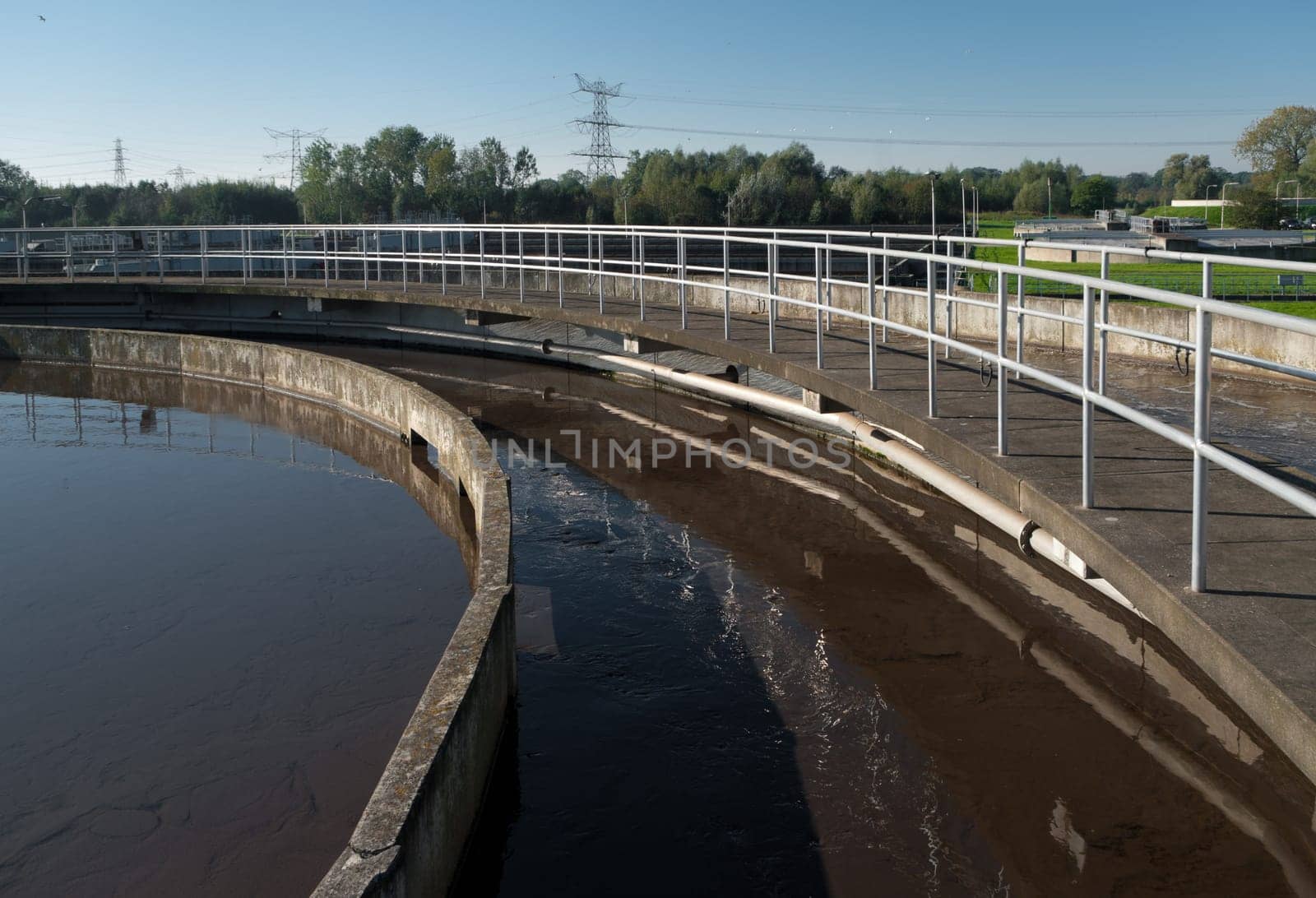 round bassin where the wasted water is being filtered