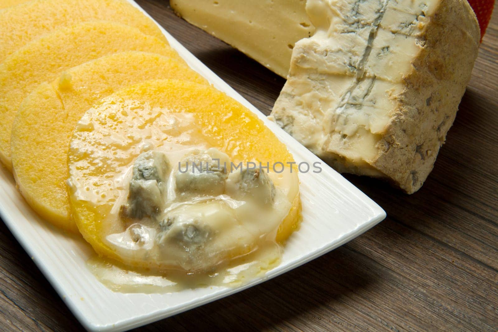 polenta with fresh cheese