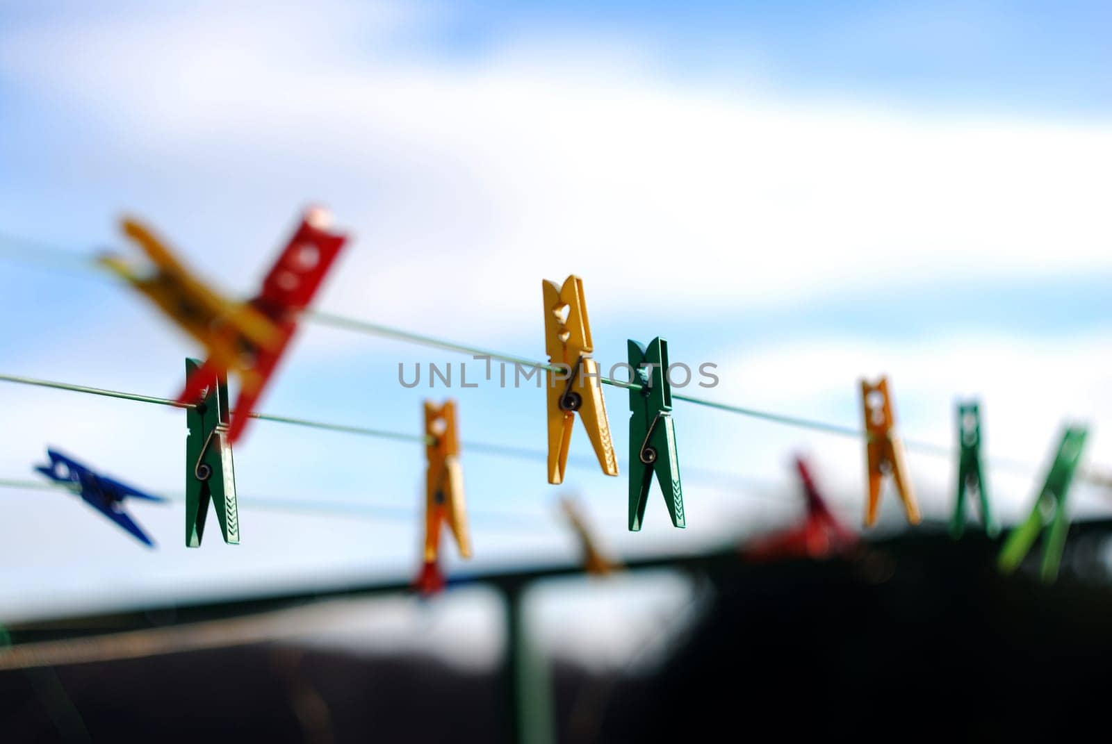 colored clip on strings