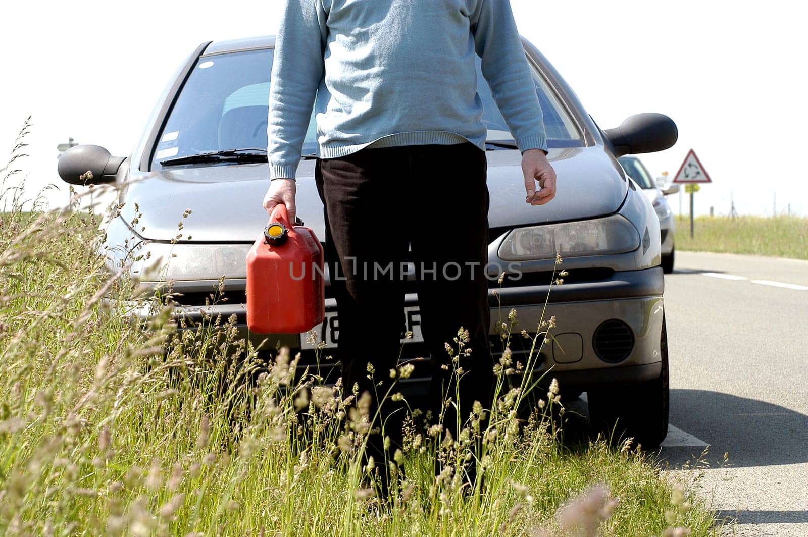 to refuel before falling out of fuel
