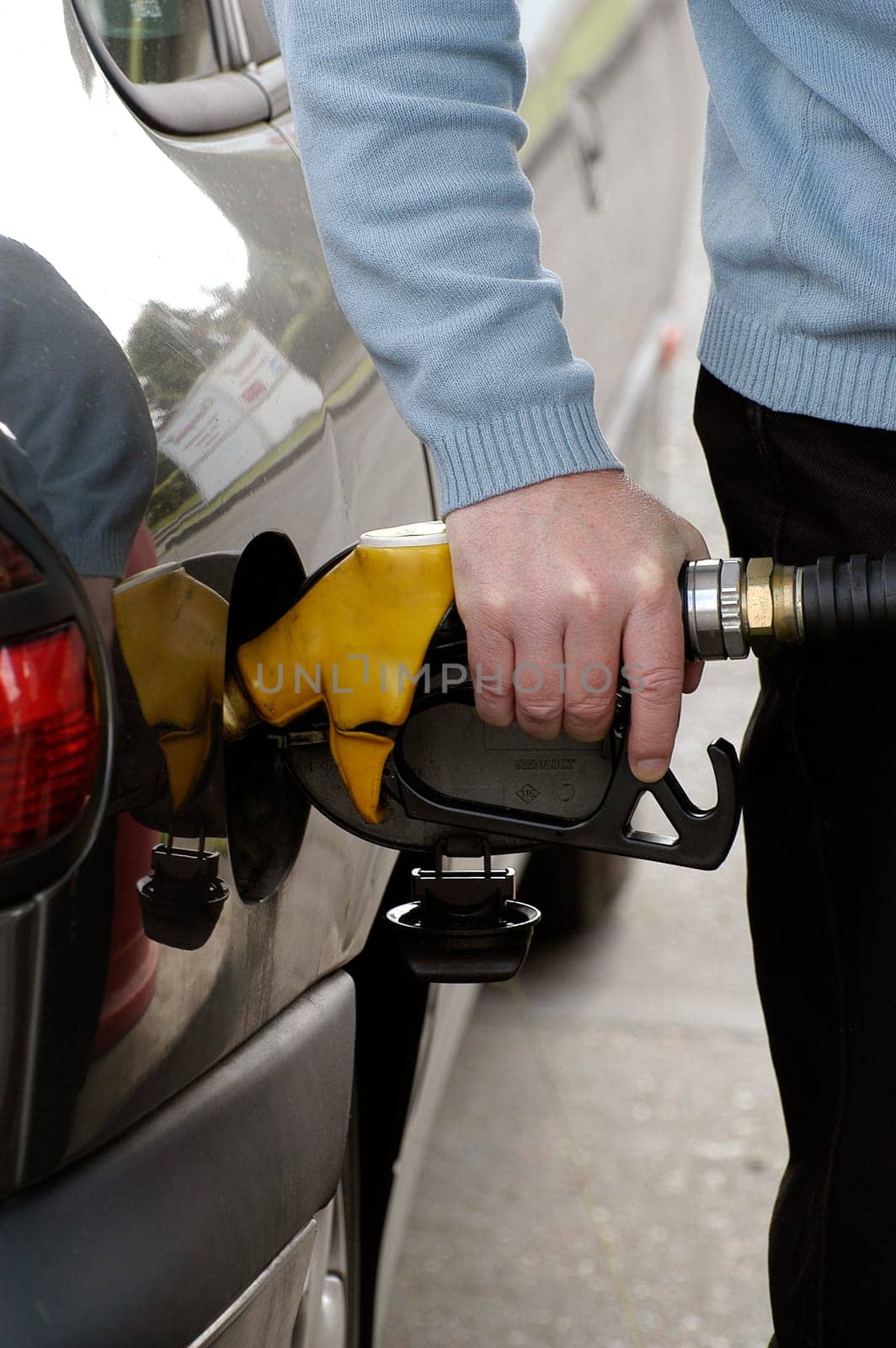 to refuel before falling out of fuel