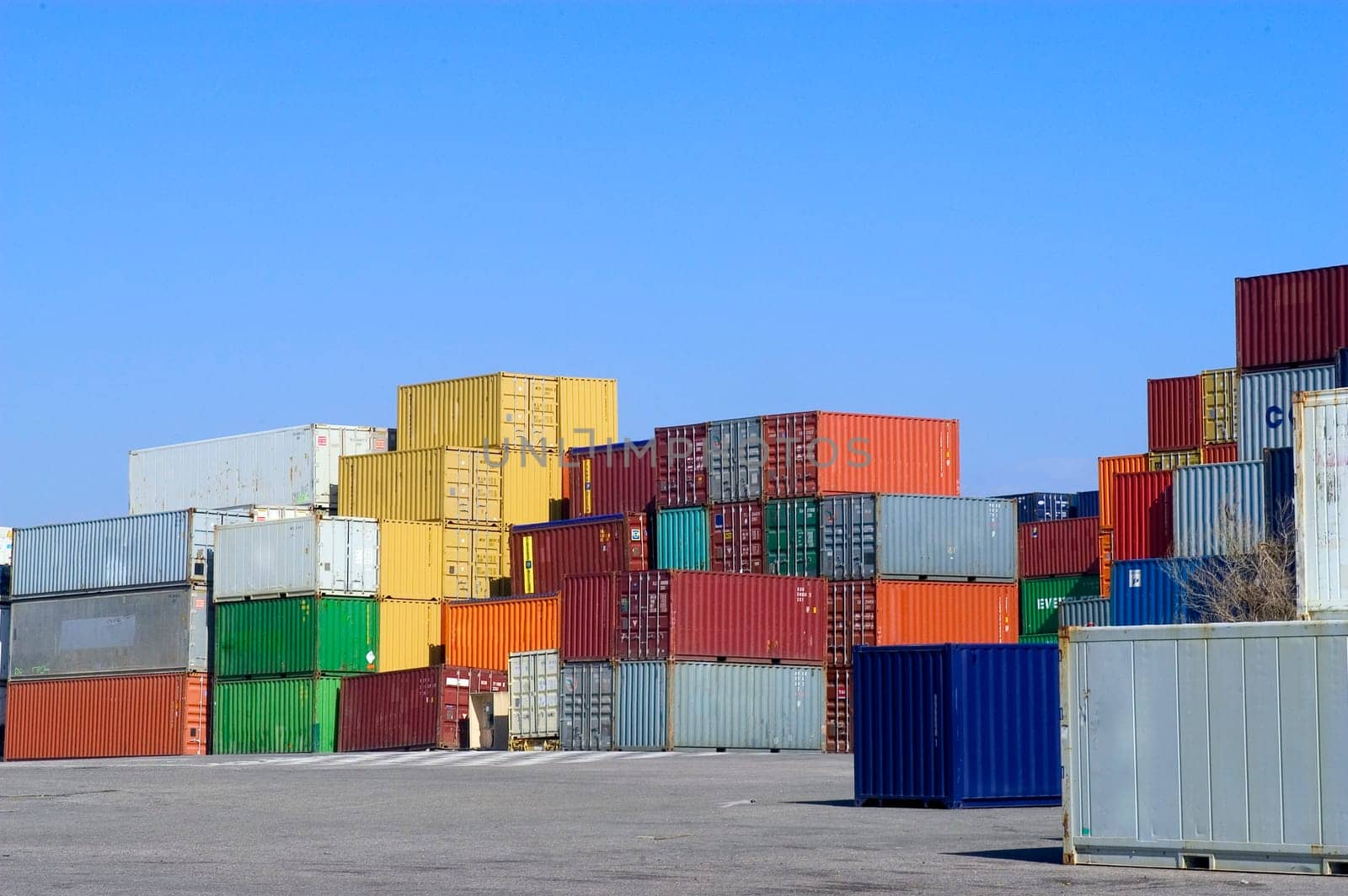 containers at the port for shipment