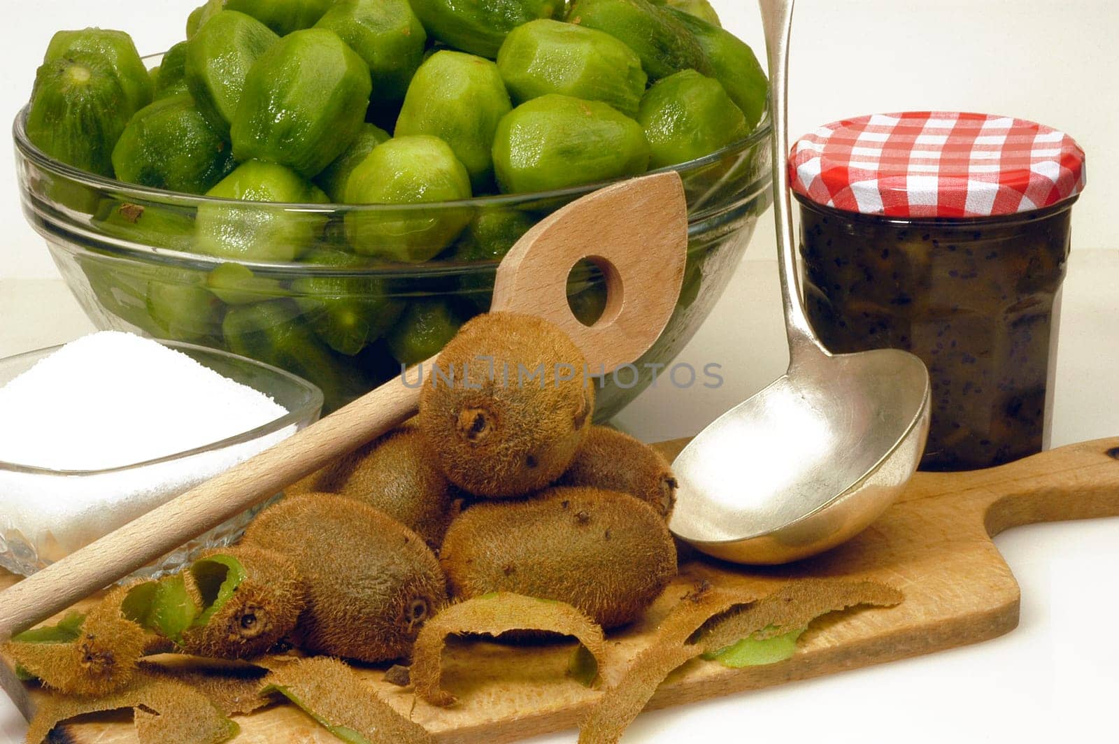 to make jam of kiwi