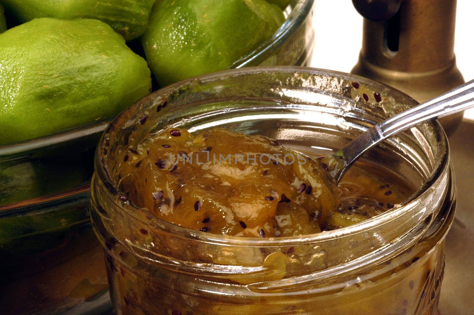 to make jam of kiwi