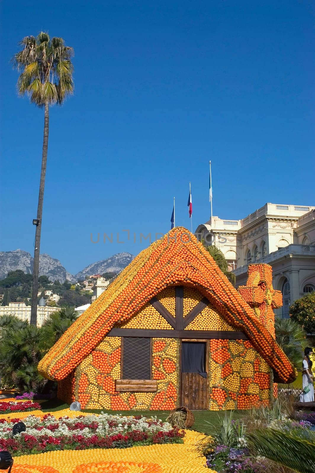 With this occasion the gardens are the theater of construction of monument out of oranges and lemons on a different topic each years.
