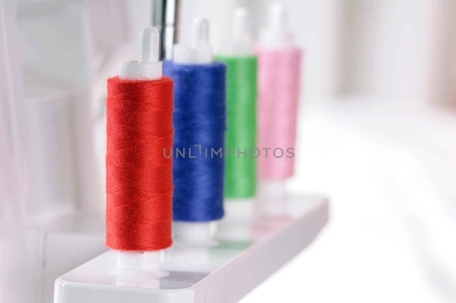 set threads are on the sewing machine