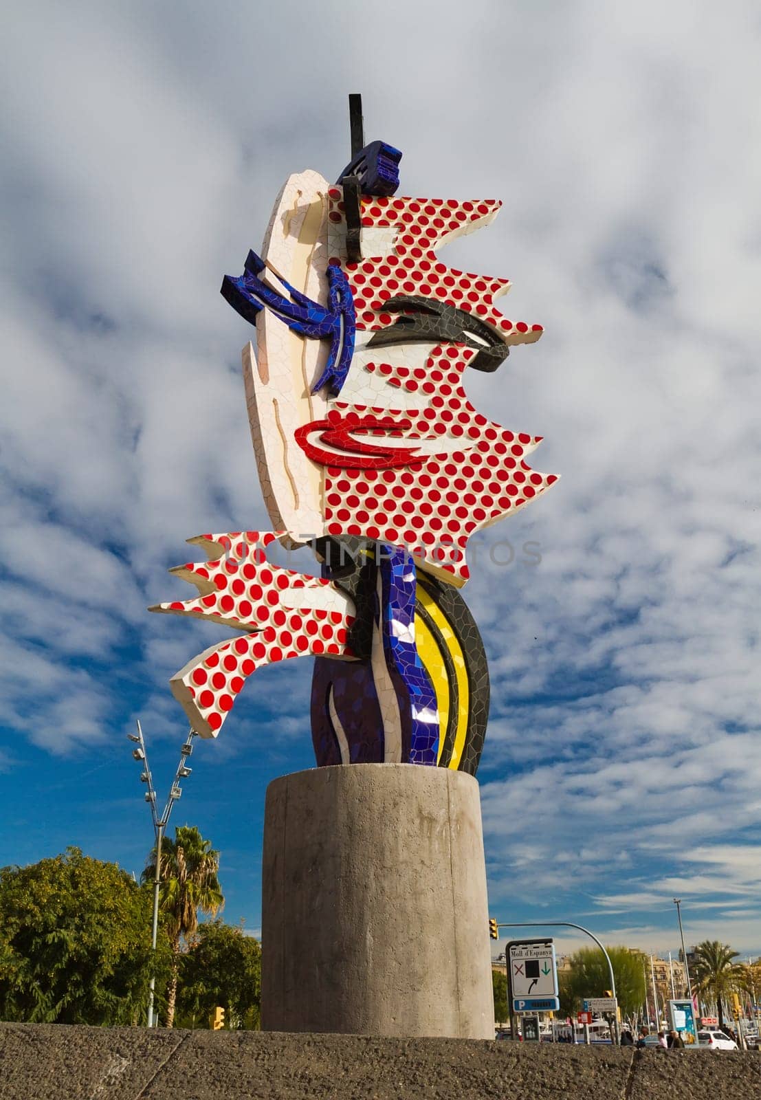 Barcelona Head - A sculpture by Roy Lichtenstein in Barcelona