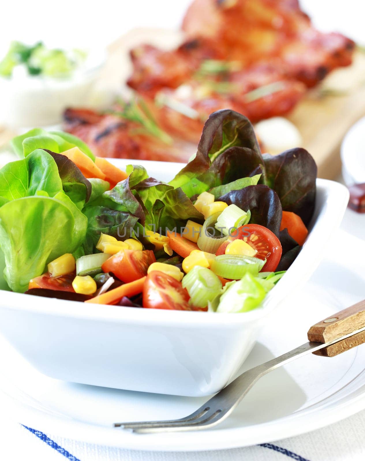 Small mixed salad with low calorie