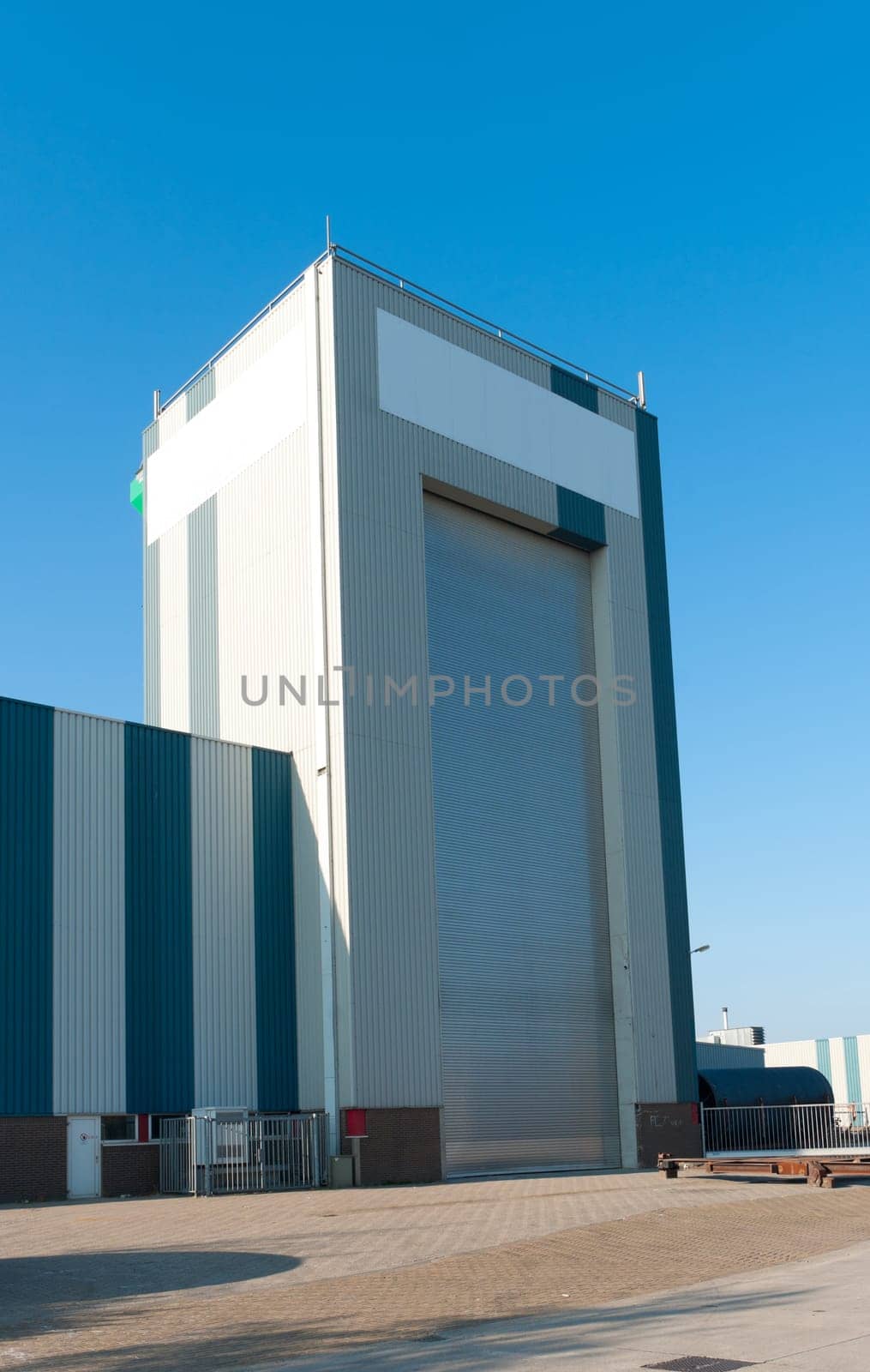 industrial unit with high roller door suitable for letting in and out large objects