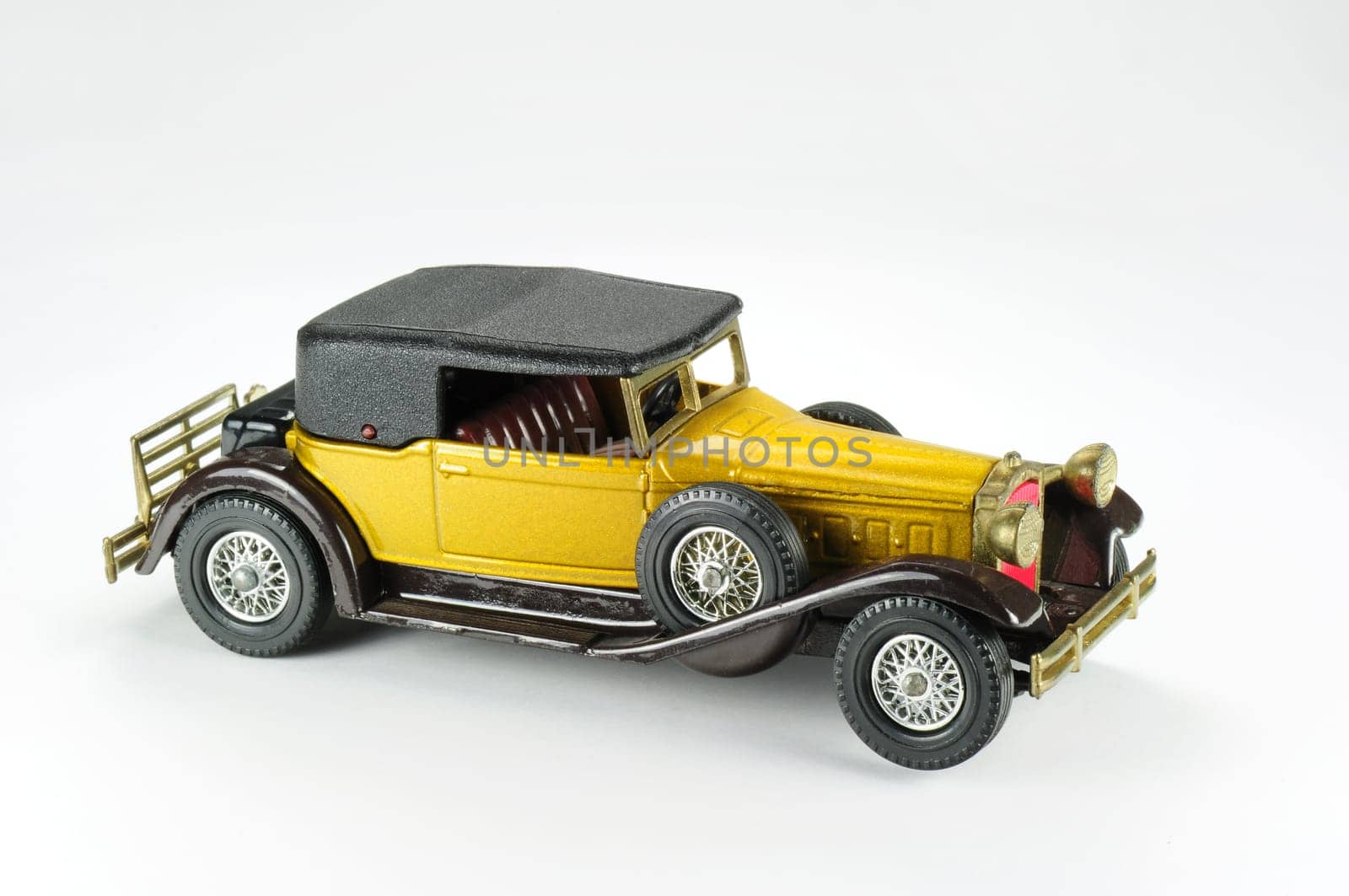 Toy car