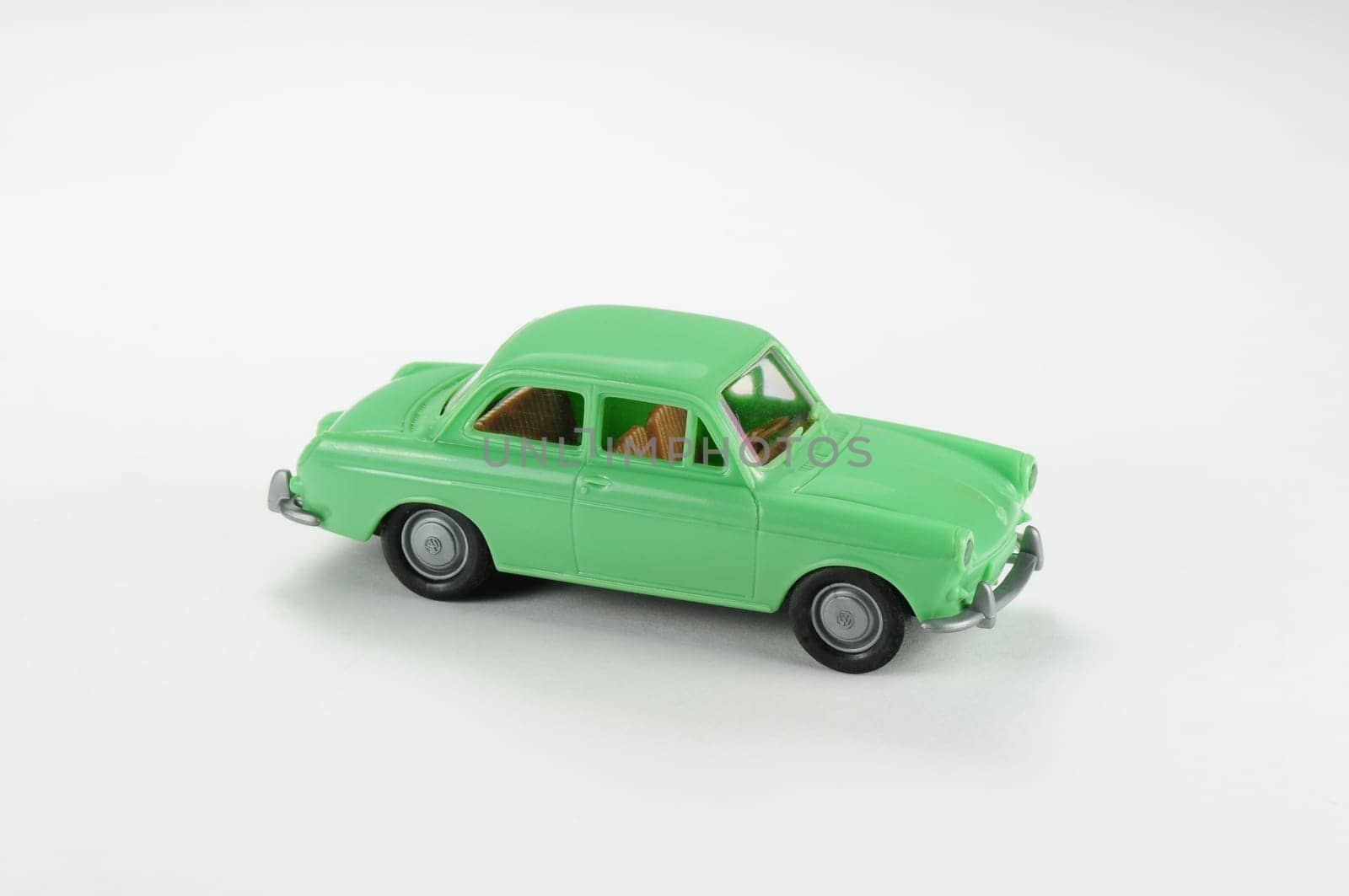 Toy car
