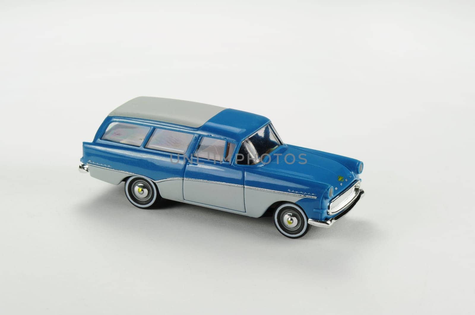 Toy car