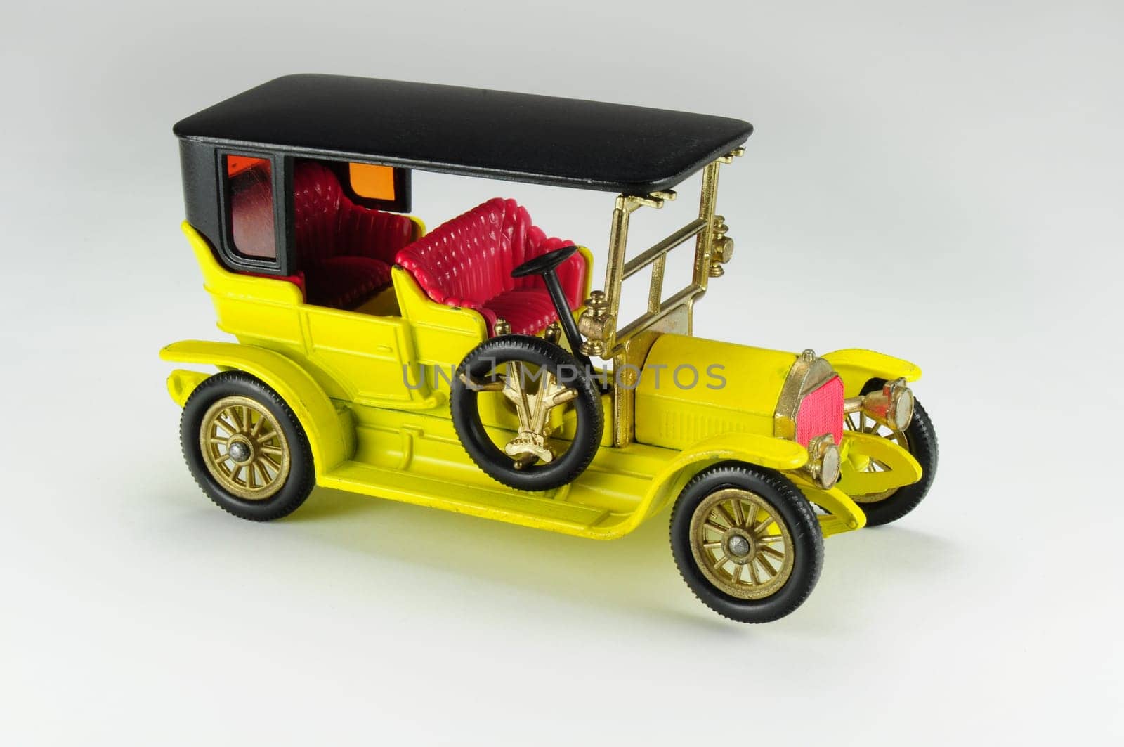 Toy car