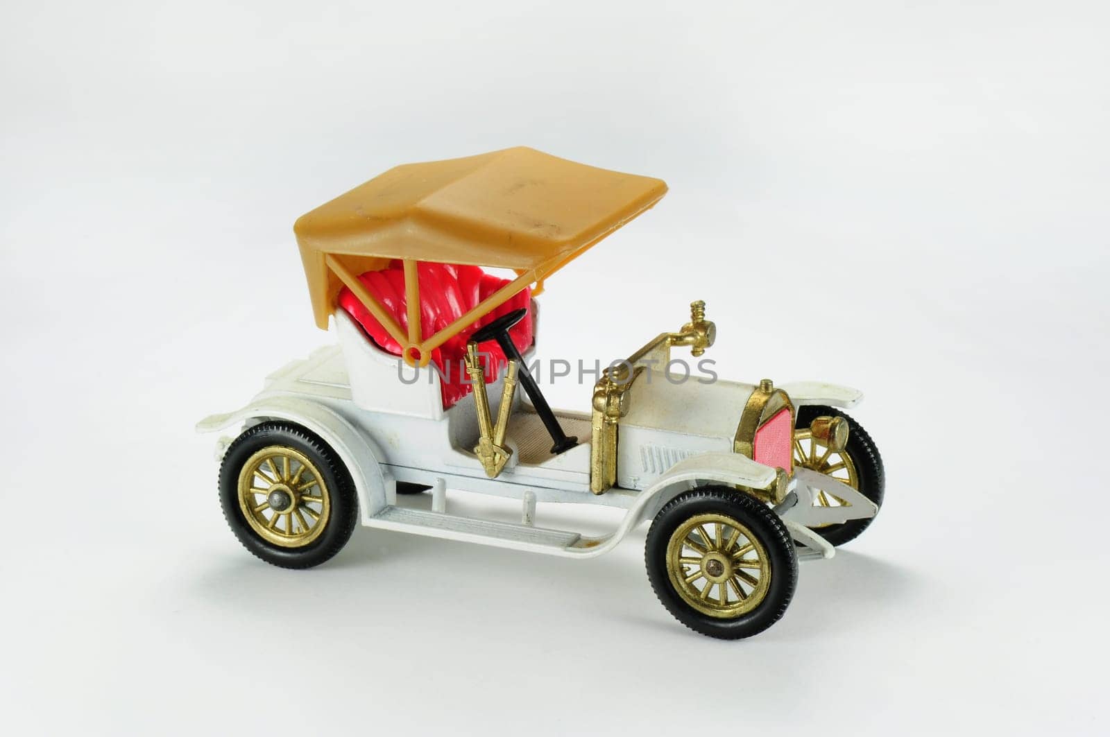 Toy car