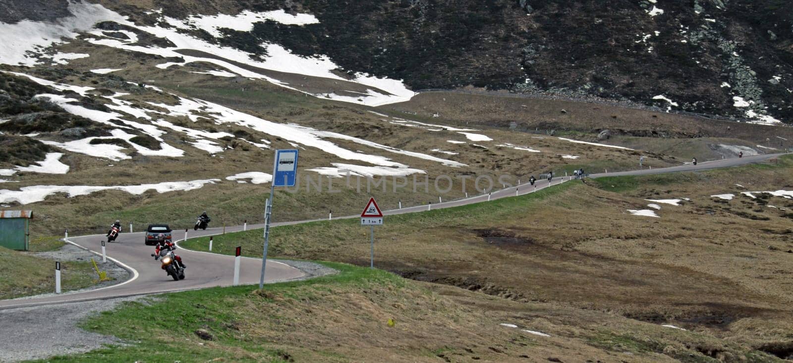 Motorcycles at the Jaufen Pass