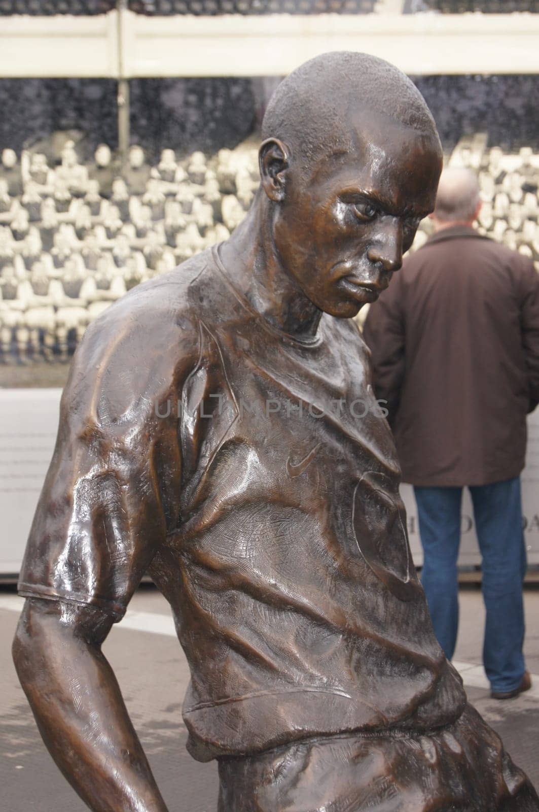 Thierry Henry Statue at Arsenal Emirates stadium