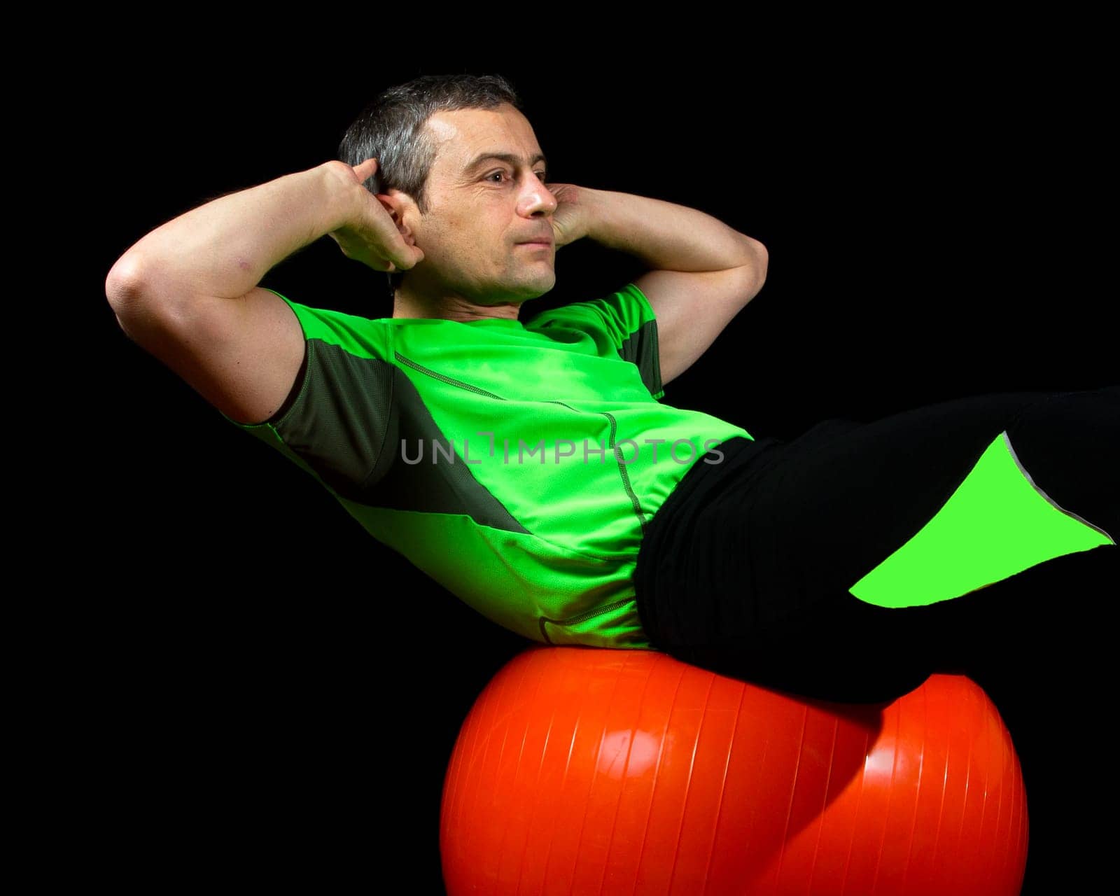 Fitness training with the Pezzi ball