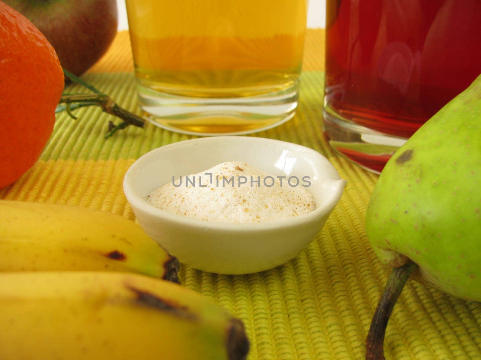 Probiotics and prebiotics in juice