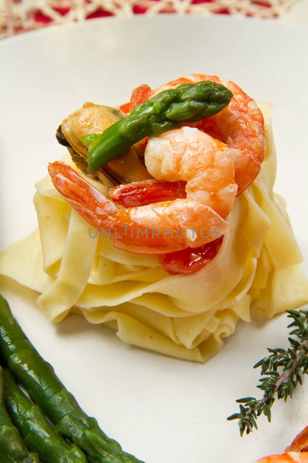 pasta with shrimp, mussels and fresh asparagus