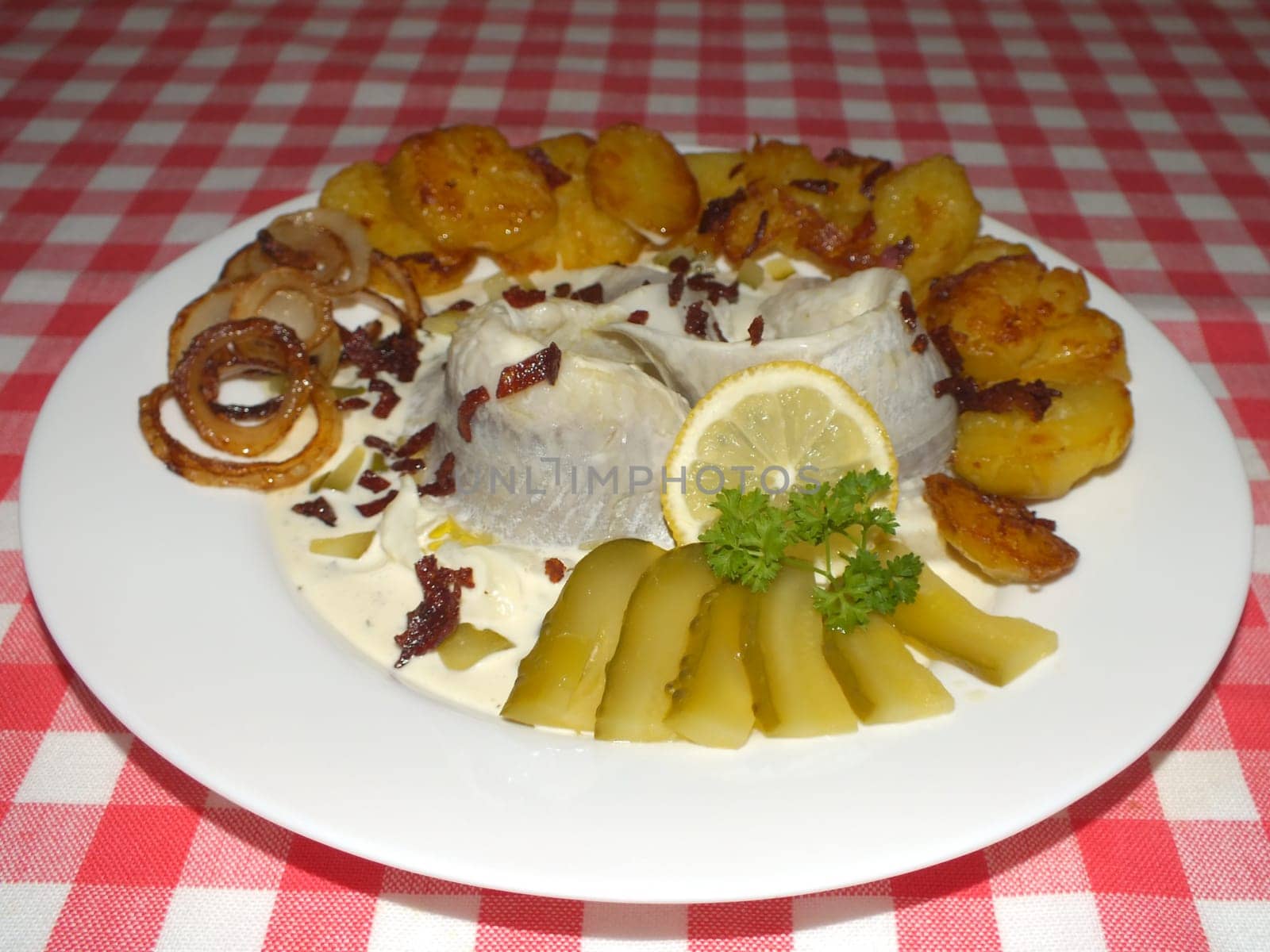 Herring fillet with cream sauce