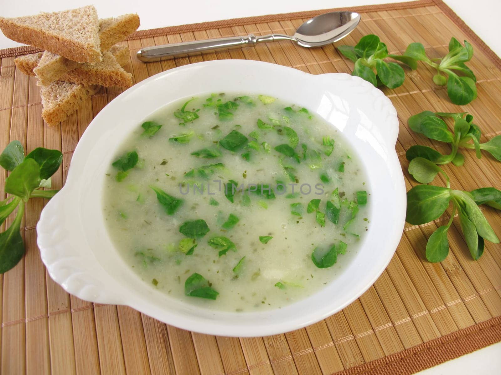 Lamb's lettuce soup