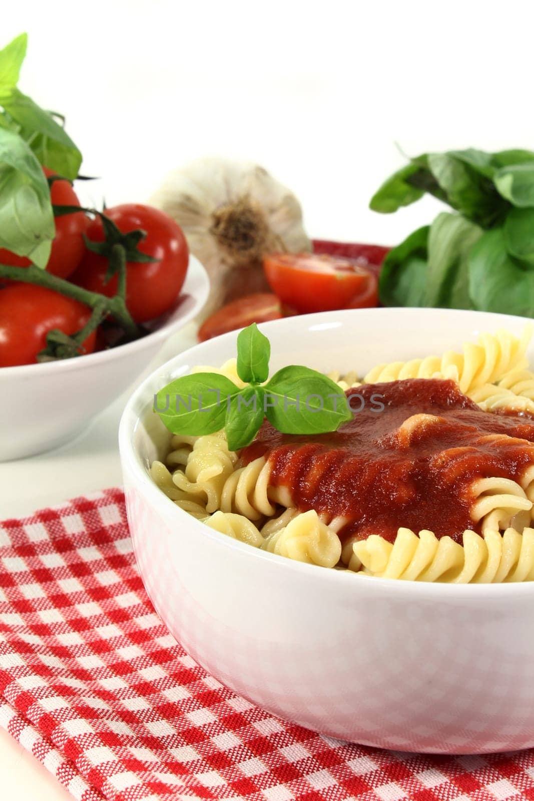 Fusilli with tomato sauce and basil