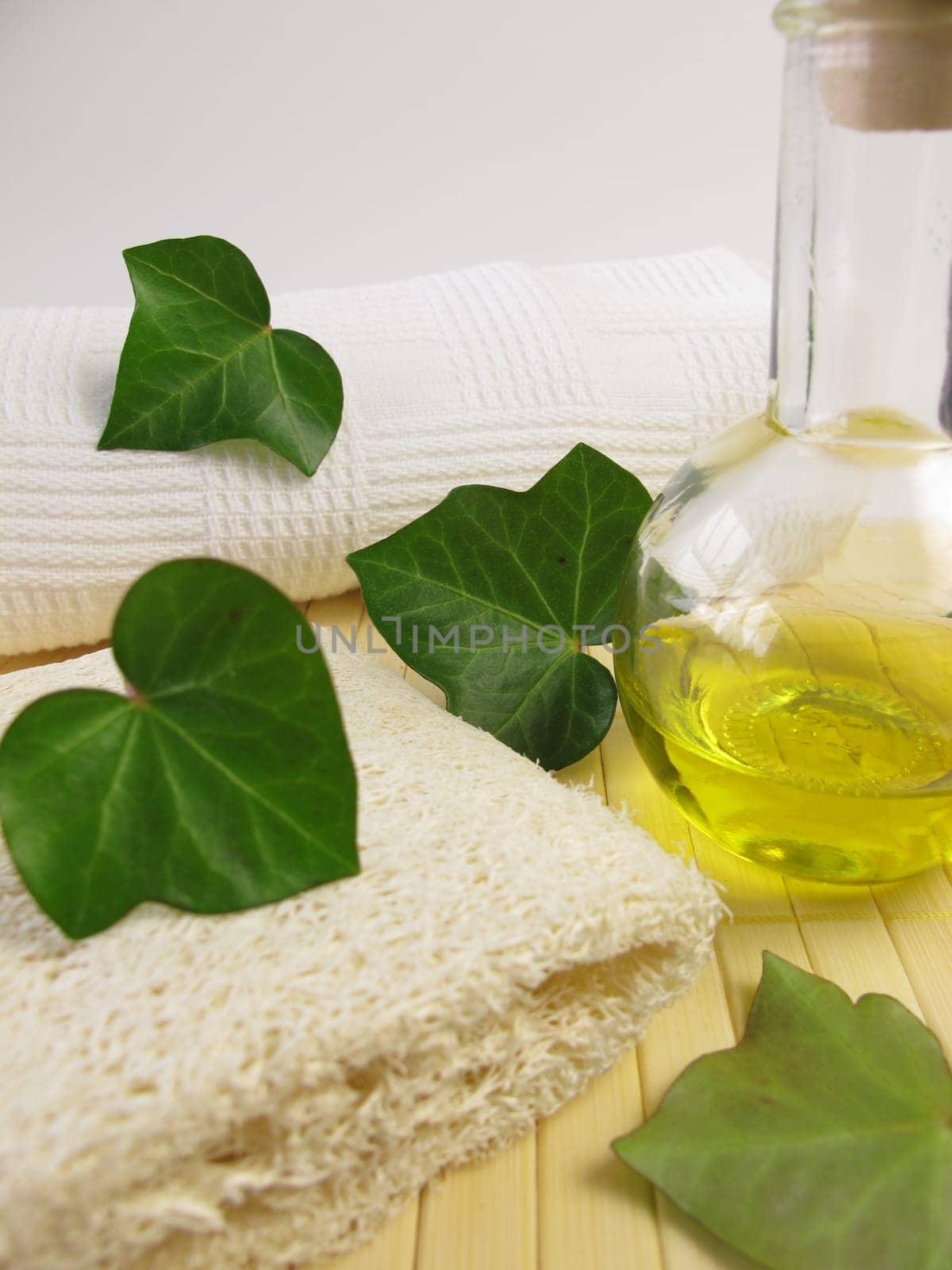 Ivy oil