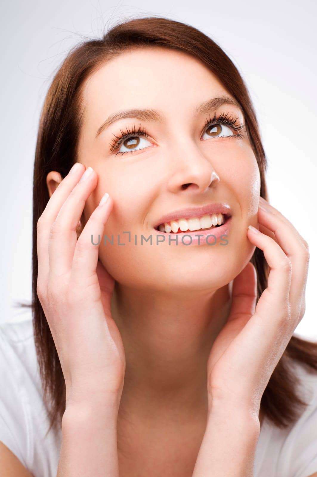 Young brunette woman portrait close up shoot