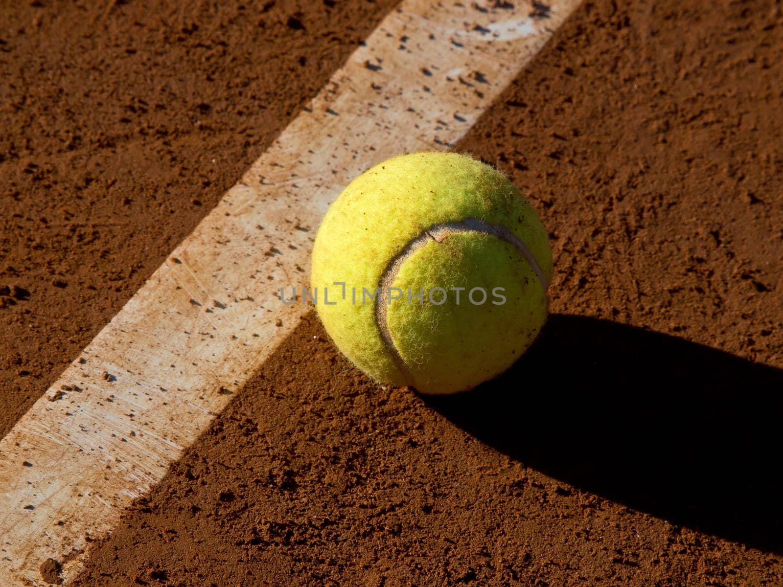 tennis ball near thenet
