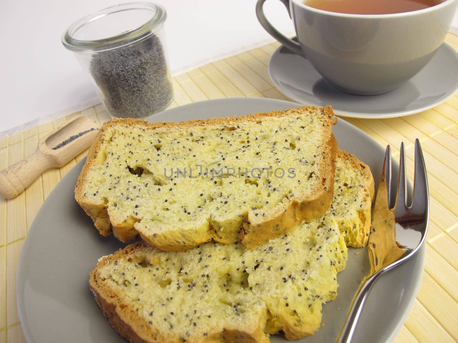 Pound cake with poppy seeds