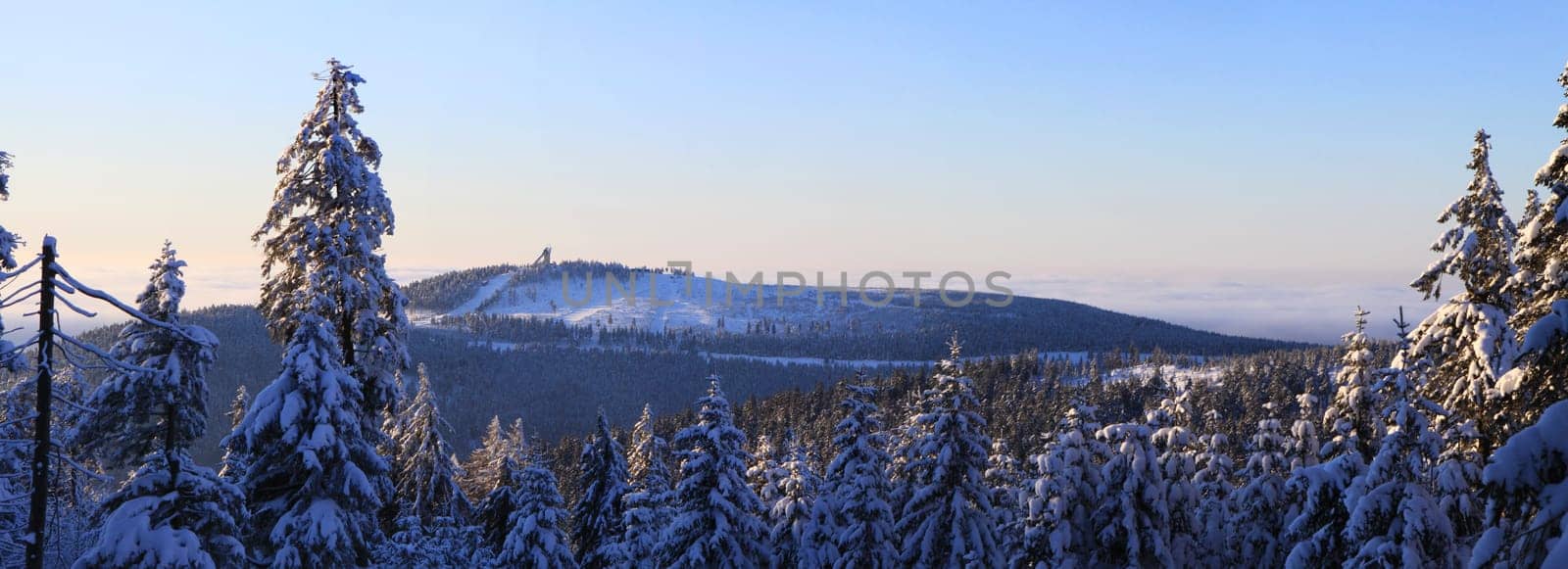 Winter panorama on the Brocken 01