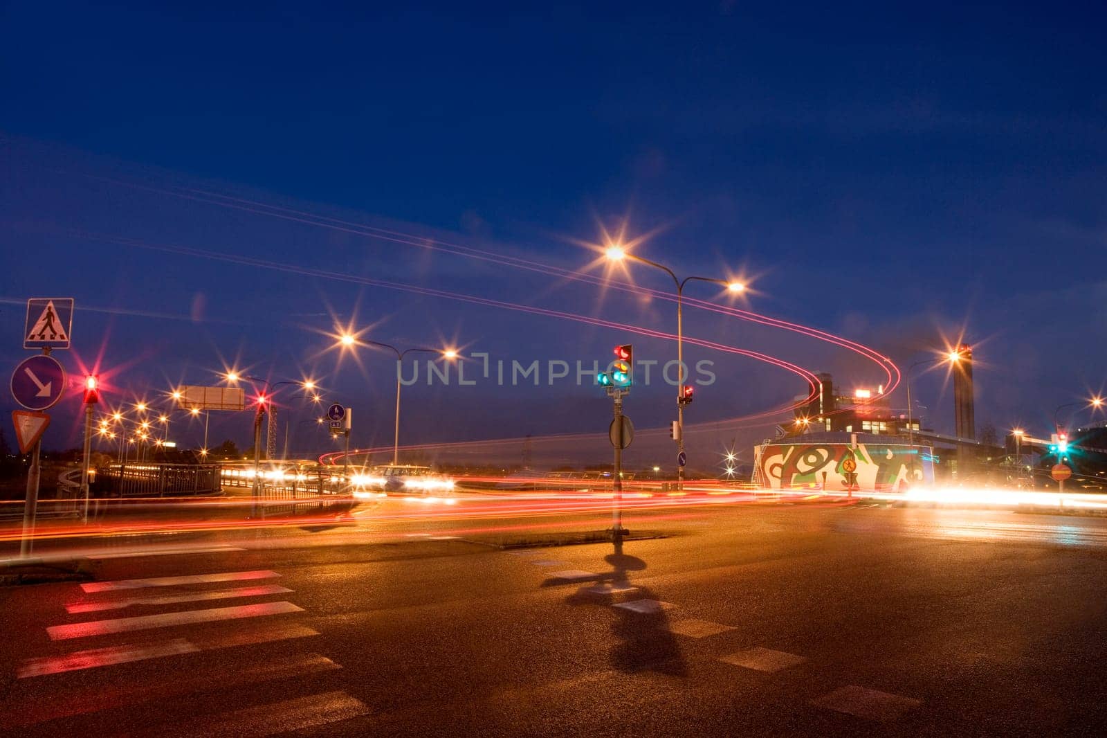 Stoplights in a crossing at night